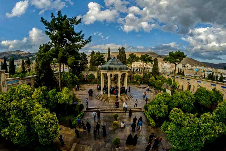 تخفیف به مناسبت روز حافظ